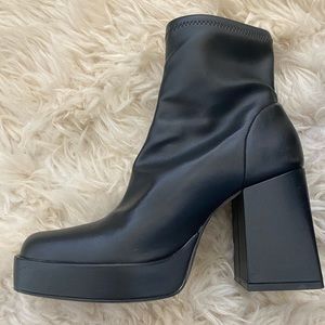 Zara Platform Boots 37